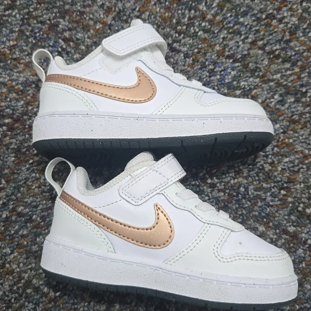 Nike Kids White and Black Sneakers - Picture 3 of 3